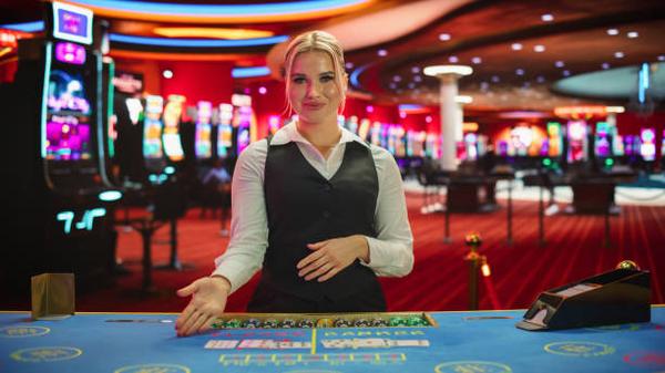 Explore Different Baccarat Variants with คาสิโนออนไลน์ for Table Game Fans