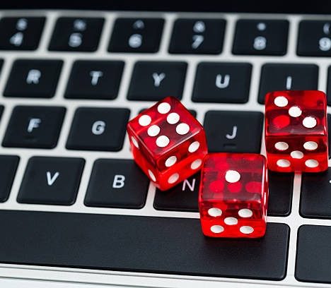 How Visitors Explore News Pages on Online Casino Singapore Sites
